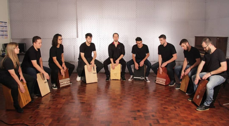 Conhecimentos são compartilhados no Grupo de Percussão do curso