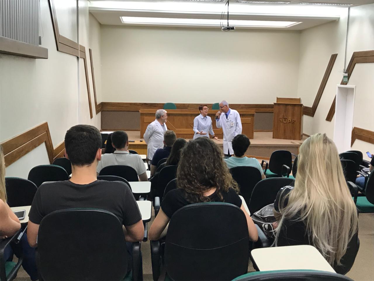 Palestra na Faculdade de Medicina da UPF aborda o que é ser médico na Itália UPF
