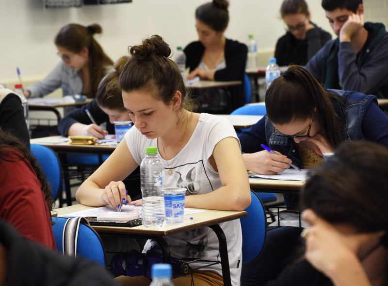 UPF divulga temas da Redação do Vestibular de Verão 2018