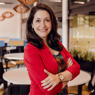 Dra. Cassiane Chais - Head de Estratégia e Relacionamento com o Mercado