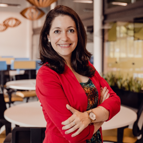 Dra. Cassiane Chais - Head de Estratégia e Relacionamento com o Mercado