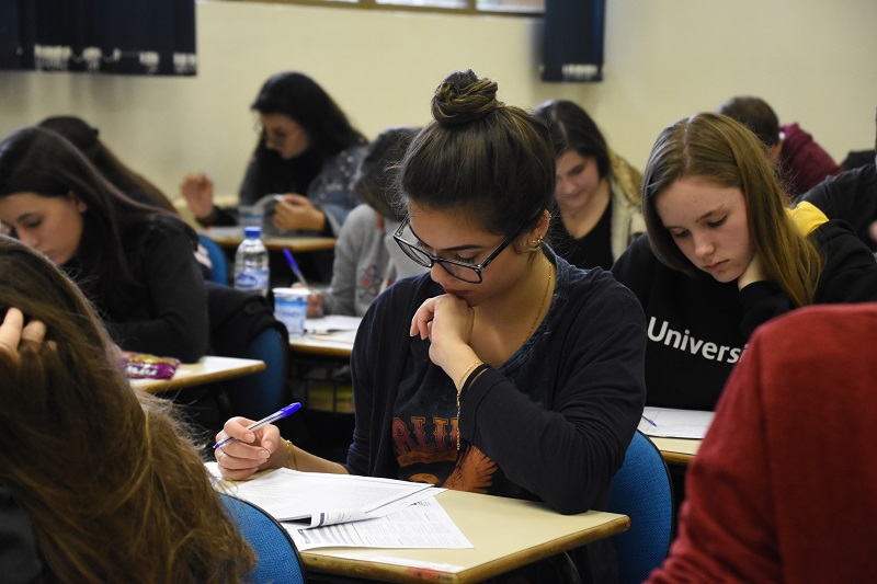 Preconceito e futuro do emprego são temas do Vestibular de Inverno UPF