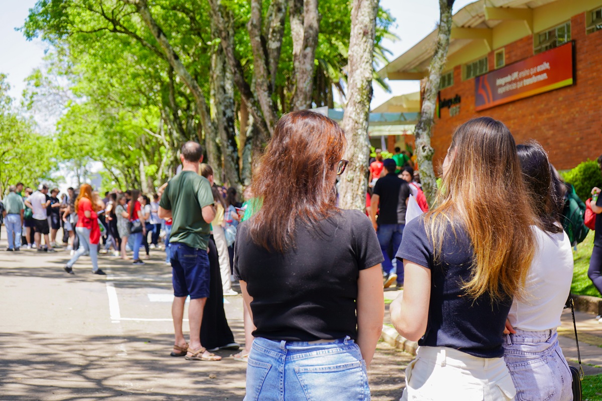 Vestibular de Verão: calor e expectativa marcam a prova presencial da UPF